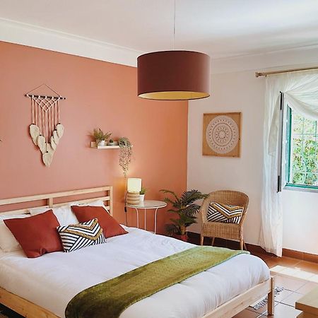 Coastal Garden Paradise Retreat- 6 Min From The Beach Charneca  Zewnętrze zdjęcie