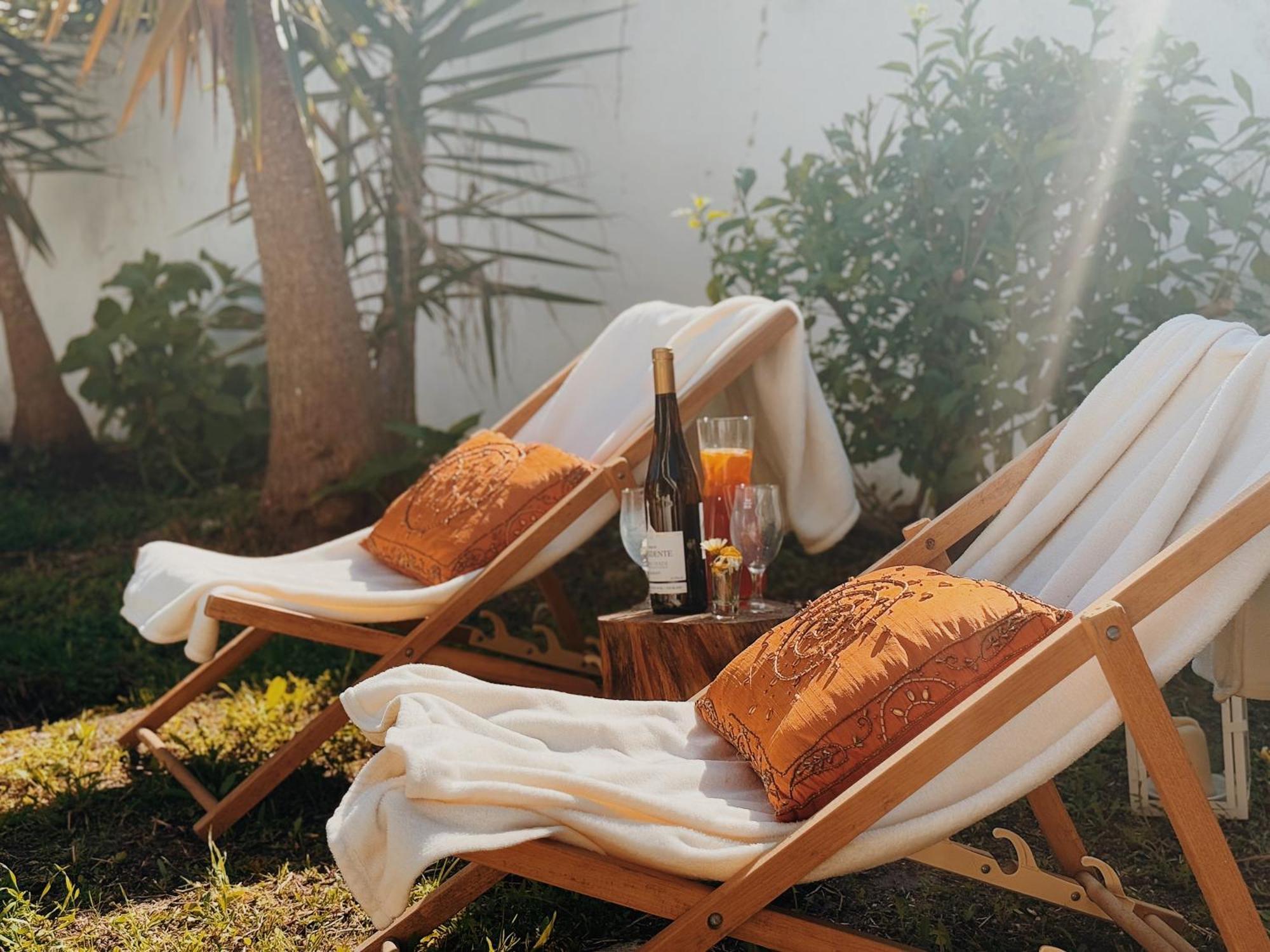 Coastal Garden Paradise Retreat- 6 Min From The Beach Charneca  Zewnętrze zdjęcie